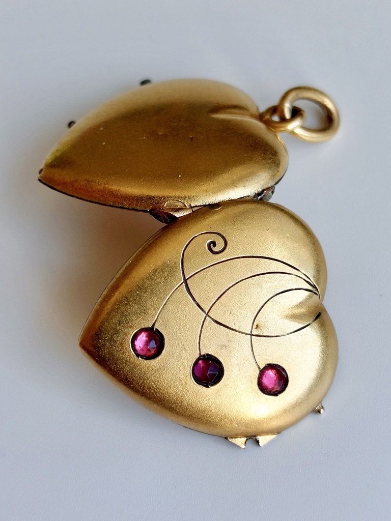 Art Nouveau Heart Locket with three red stones