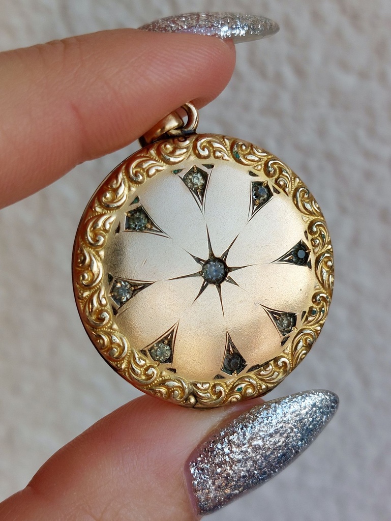 Edwardian Celestial Gold Locket in Repoussé - Monogram AMG - 18k Gold Loop