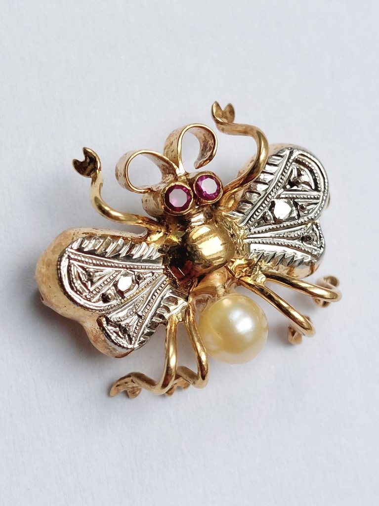 Antique Fly Brooch with Rubies in 14k Gold - Insect Jewelry