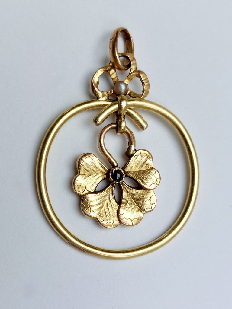 Lucky Art Nouveau French Pendant in FIX