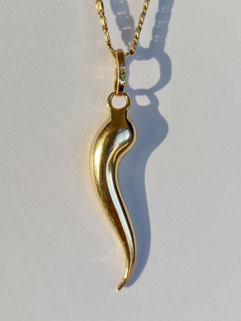 Vintage 18k Gold Italian Horn Pendant