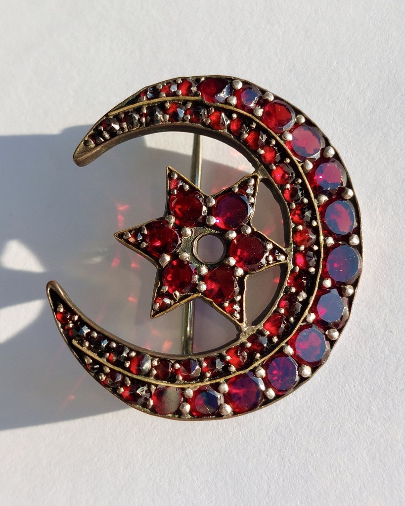 Victorian Moon & Star Brooch with flat and rose-cut Garnets