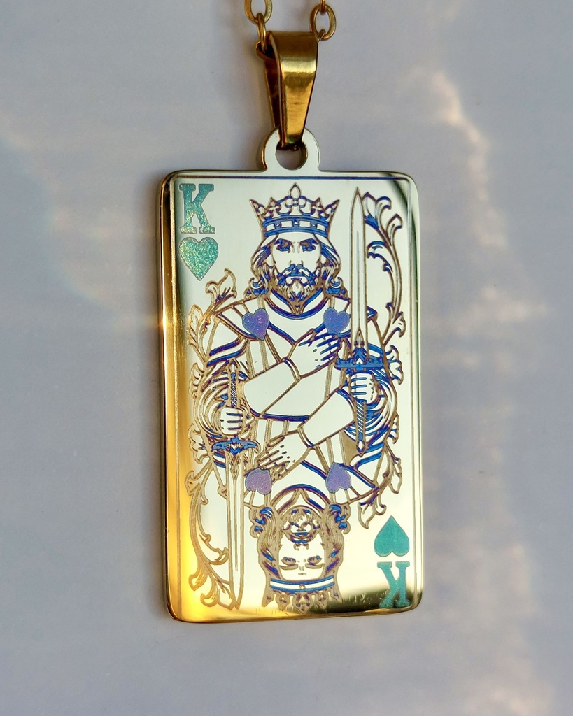Number 5 - King of Hearts Engraved Yellow Gold Pendant