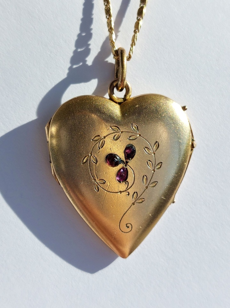 Belle Epoque French heart locket