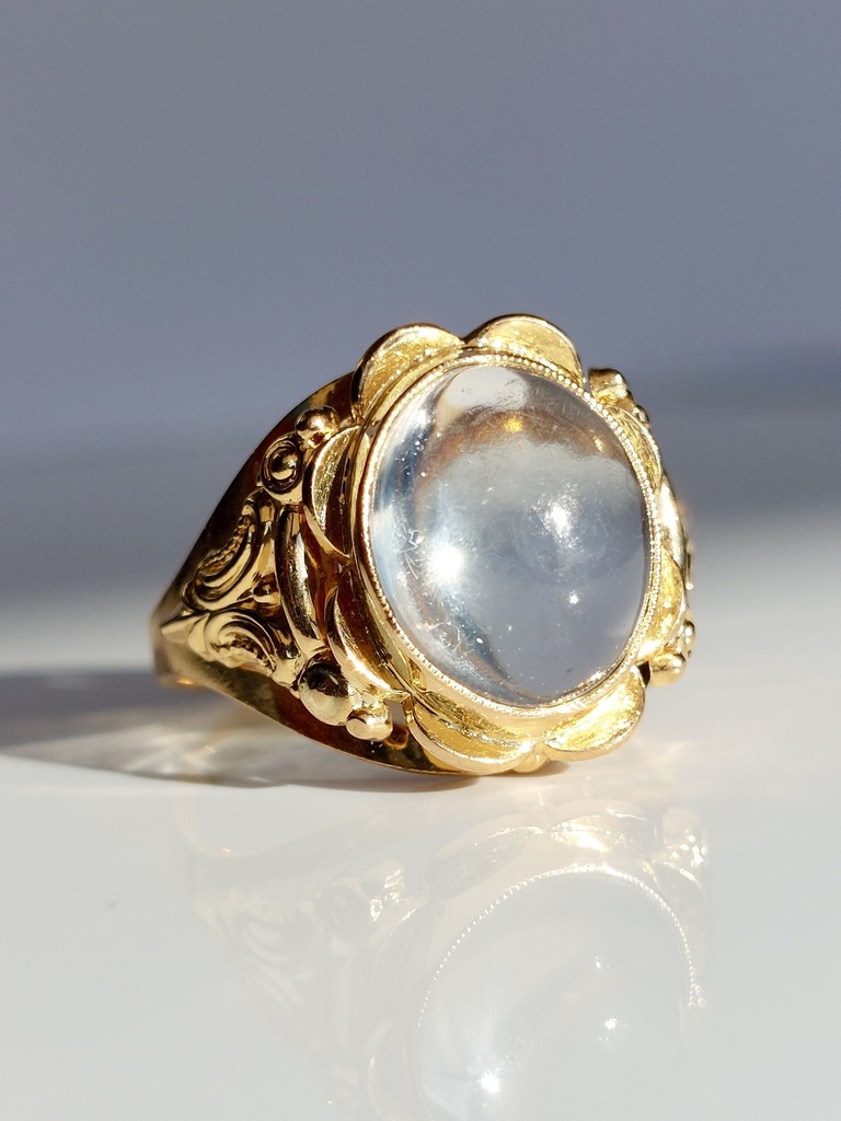 Mid-century Swedish Ring in 18k Gold with a Clear Quartz Cabochon