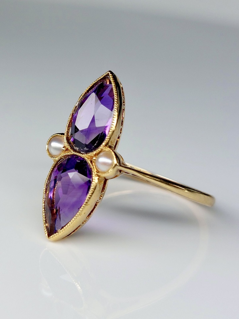 Art Deco 18k Gold Toi et Moi Pear-Cut Amethyst Ring with Seed Pearls