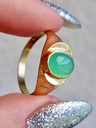 Mid-century 18k Gold Ring with Green Chrysoprase cabochon
