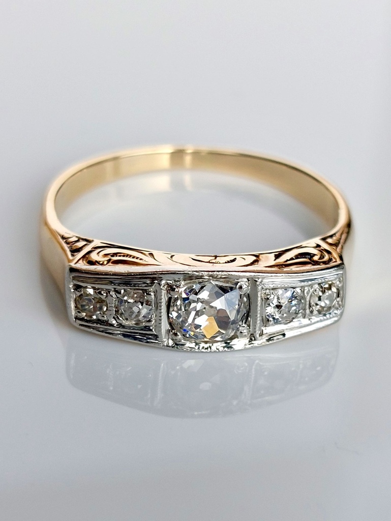 Antique Old Cut Diamonds Ring in 14k Gold
